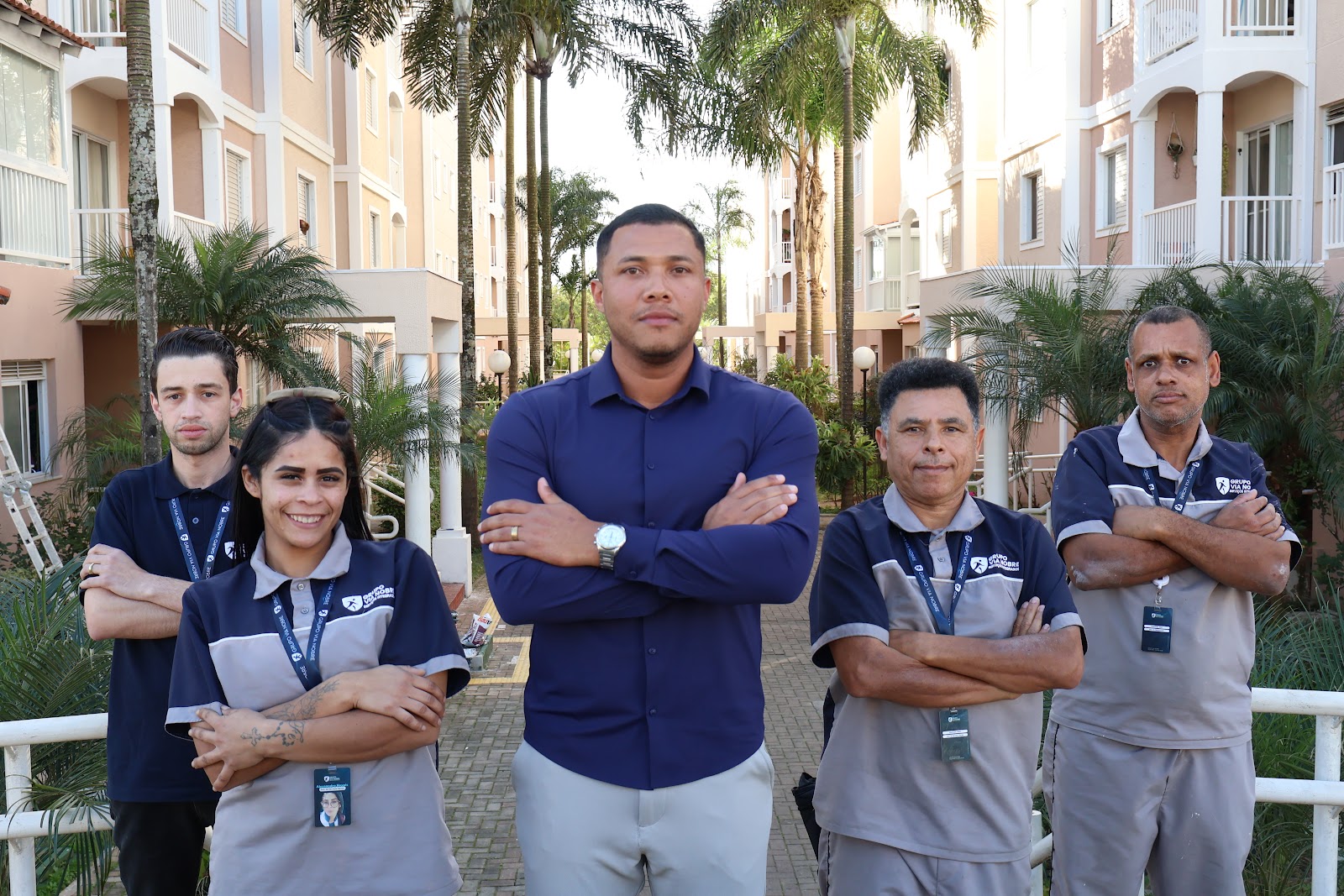 Equipe operacional uniformizada do Grupo Via Nobre